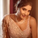 Sakshi Agarwal Instagram - Made of Stardust and Magical things✨ . @theportraitstudio_tps @murugeshmakeup_hair @anupama_makeoverartistry @beingstyl @samyakkclothing @fineshinejewels @stylefiles_bydeepikareddy . #sakshiagarwal #princessvibes #kollywood #sandalwood #pretty Chennai, India