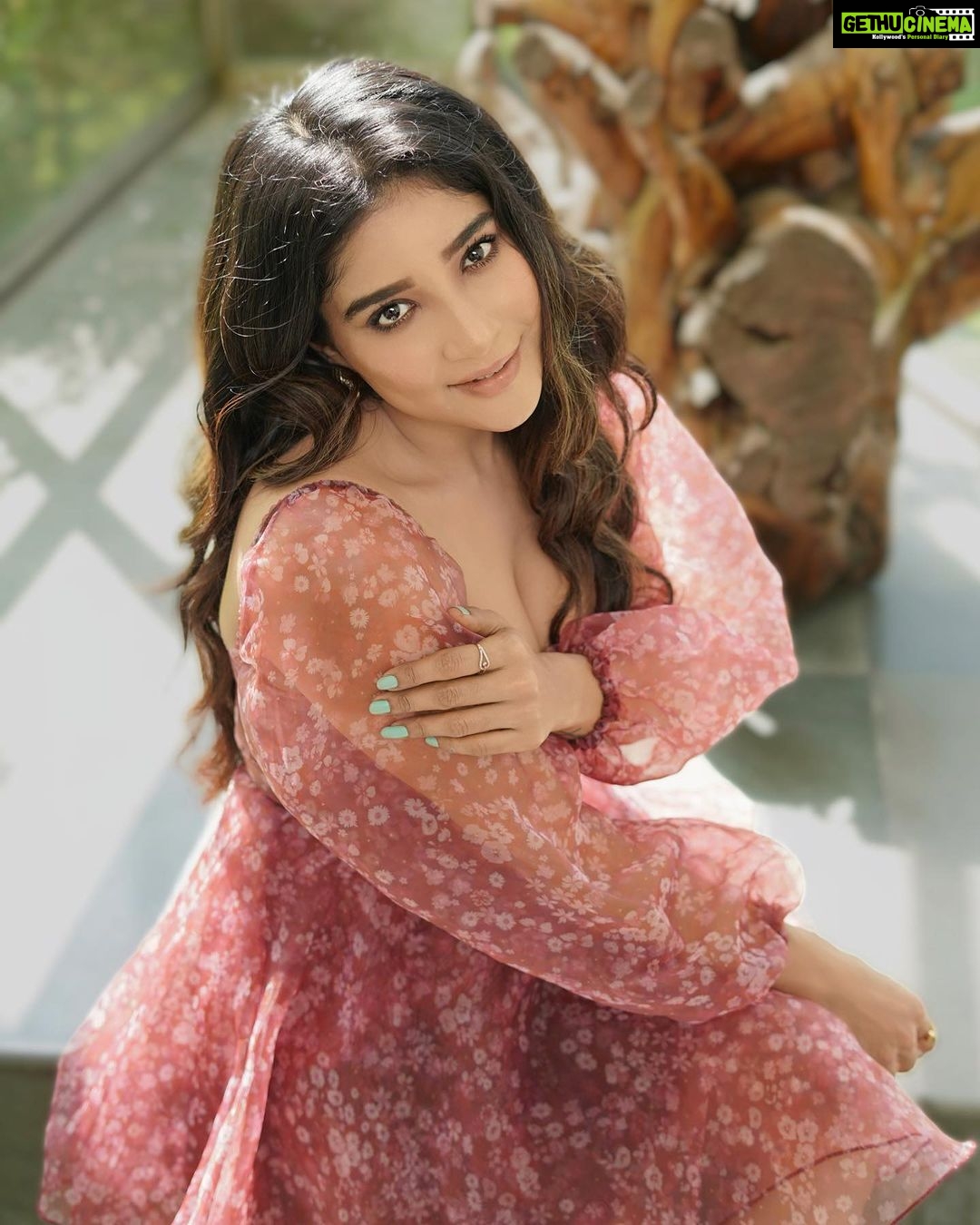 Sakshi Agarwal Instagram - Let the waves of desire take you away💕 . . @murugeshmakeup_hair @farhaa_makeupartist @sathish_photography49 . #SakshiAgarwal #Actress #Love #Bringingsexyback #Strongissexy #SexyHair #Grownandsexy #BodyPerfect #Makeup #Instagood #InstaFashion #Newpost #Outfits #FitnessModel #Fashion #Cinema #fanslove #48streetfashion #YourFavChic Chennai, India