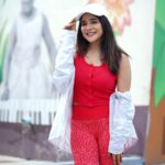 Sakshi Agarwal Instagram - Style is a way to say who you are without having to speak✨ . @sathish_photography49 . #streetstyle #candid #casualstyle #casuallook #vibing #sportswear #sakshiagarwal Chennai, India