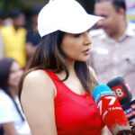 Sakshi Agarwal Instagram - Such a good event for #say no to drugs” awareness by the @greater_chennai_police_ @cmotamilnadu in #shenoynagar #chennai. Kudos to the #chennaipolice and all the sponsors for this magnanimous activity😊 . Maintaining a healthy lifestyle with an active mind is very important and parents, schools, colleges should definitely involve in ensuring that every child has access to love, care and affection through their life. . @vijayantony @actress_ramyapandian @dr_saranya_jaikumar @enforcementbureautn @chennairunners #saynotodrugs #sakshiagarwal #socialcause @nazirmanager @sathish_photography49 Chennai, India