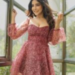 Sakshi Agarwal Instagram - Face of an angel, mind of killer💕 . @sathish_photography49 @murugeshmakeup_hair @farhaa_makeupartist . #SakshiAgarwal #Actress #Love #Bringingsexyback #Strongissexy #SexyHair #Grownandsexy #BodyPerfect #Makeup #Instagood #InstaFashion #Glamdoll #48streetfashion #YourFavChic #Curves #GoodHairday #photooftheday #Ootd #InstaMood #Fitness #Instadaily #Lifestyle Chennai, India