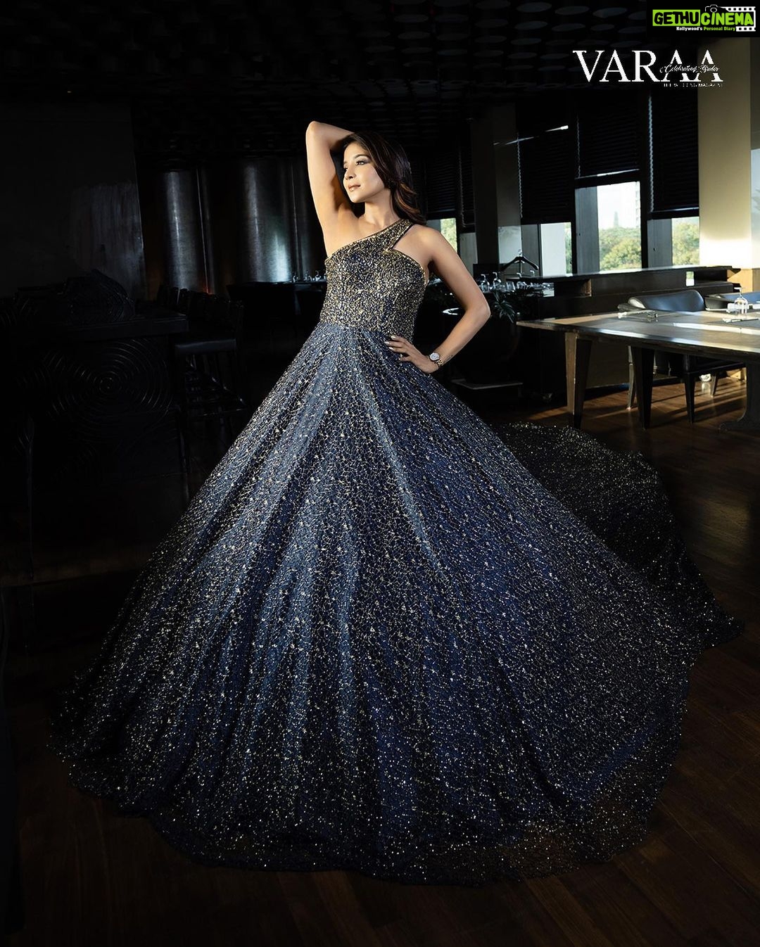 Sakshi Agarwal Instagram - Classy and fabulous✨ . #shoot for #varaa #magazine . @shotbyluckymalhotra @princephinehas25 @varaabyskmagazine @itsmesangeethakailash . #gown #glitterdress #ballroomdress #glittergloss #prettygirls Lalit Ashok Hotel, Bangalore