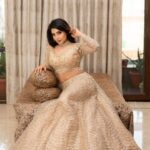 Sakshi Agarwal Instagram - Queen’in . Hmua: @murugeshmakeup_hair @farhaa_makeupartist Wardrobe : @samyakkclothing Accessories: @fineshinejewels Pic : @karthipalaniappan.photography . #lehenga #lehengalook #sakshiagarwal #instagood #instafashion #lifestyle #suntv Chennai, India
