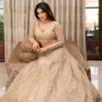 Sakshi Agarwal Instagram - Queen’in . Hmua: @murugeshmakeup_hair @farhaa_makeupartist Wardrobe : @samyakkclothing Accessories: @fineshinejewels Pic : @karthipalaniappan.photography . #lehenga #lehengalook #sakshiagarwal #instagood #instafashion #lifestyle #suntv Chennai, India