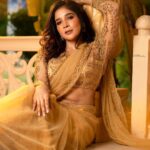 Sakshi Agarwal Instagram - ✨Let your inside out be like Gold✨ . Costume : @mayon_by_subhathracouture Photography: @sathyaphotography Makeup : @murugeshmakeup_hair Location : elementsoneastcoast Jewellery : @fineshinejewels Draping : @angelsmakeupandhair_medavakkam . #goldensaree #rambhaurvashimenaka #goldenskin #goldenhour #goldisforever #sakshiagarwal #kollywood #goldenlove Chennai, India