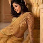 Sakshi Agarwal Instagram - ✨Let your inside out be like Gold✨ . Costume : @mayon_by_subhathracouture Photography: @sathyaphotography Makeup : @murugeshmakeup_hair Location : elementsoneastcoast Jewellery : @fineshinejewels Draping : @angelsmakeupandhair_medavakkam . #goldensaree #rambhaurvashimenaka #goldenskin #goldenhour #goldisforever #sakshiagarwal #kollywood #goldenlove Chennai, India
