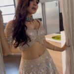 Sakshi Agarwal Instagram - Bts of your fav shoot✨ Vibin’ in my zone✨ . @murugeshmakeup_hair @malgudi_designs @vivahbridalcollections #reelsinstagram #instagramreels #behindthescenes #bts #goldenlehenga #foryou #trendingreels #trendingsongs #trendingaudio #trendalert #trend #goldenlight Chennai, India