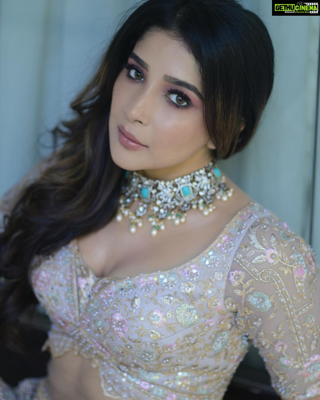 Sakshi Agarwal Instagram - Sending warm wishes on this Eid Ul-Fitr to you✨✨ . #eidmubarak Chennai, India