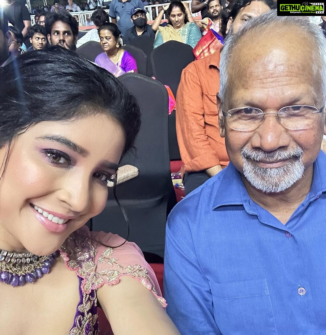 Sakshi Agarwal Instagram - A dream come true moment to be sharing the priceless moments with #ManiRatnam sir. Was awestruck over his kind gesture and down-to-earth nature. Have been a great fan of his movies and can't wait to watch his magnum opus Ponniyin Selvan 2. . @jayamravi_official @karthi_offl @arrahman sir @aishwaryaraibachchan_arb @trishakrishnan . @behindwoodsofficial . @savinidii_official @murugeshmakeup_hair Chennai, India