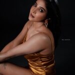 Sakshi Agarwal Instagram – I make my own CROWN
I rule my own Kingdom✨
.

Pic: @picartisan
Hmua: @murugeshmakeup_hair @farhaa_makeupartist 
Styling : @samikshx 
.
#goldengirl #goldgown #sassygirl #sakshiagarwal Chennai, India