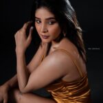 Sakshi Agarwal Instagram – I make my own CROWN
I rule my own Kingdom✨
.

Pic: @picartisan
Hmua: @murugeshmakeup_hair @farhaa_makeupartist 
Styling : @samikshx 
.
#goldengirl #goldgown #sassygirl #sakshiagarwal Chennai, India