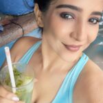 Sakshi Agarwal Instagram - Whats better than rain, pool, ocean and a sip of 🍸 No amount of rain can stop me from getting into the pool💕 . #goabeach #goadiaries #pooltime #rain Taj Holiday Village Resort & Spa Goa