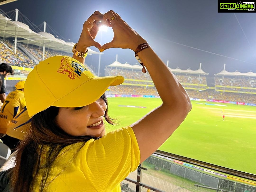 Sakshi Agarwal Instagram - Watta win✨✨✨ . Killed it @chennaiipl ❤️❤️ . #chennaisuperkings #ipl #indianpremierleague #csk #whistlepodu Chennai, India
