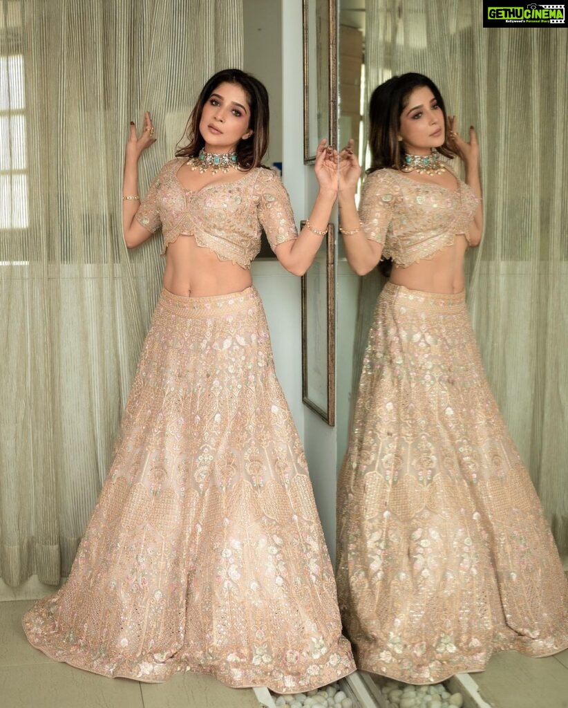 Sakshi Agarwal Instagram - Its not about your reflection, Its what you see beyond it✨ . Mua n hair @murugeshmakeup_hair Outfit by @malgudi_designs Jewellery @vivahbridalcollections PC @sathyaphotography3 . #lehenga #goldengirl #goldisbold #sakshiagarwal #beautyredefined #gracefulbeauty #foryou #kollywood #actresslife #goldenhourportraits Chennai, India