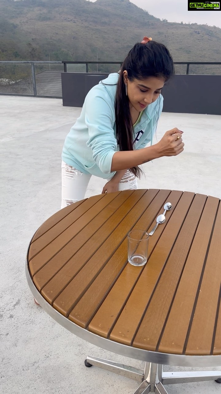 Sakshi Agarwal Instagram - Try this game😋 . @tripstoluxury @wildplanetresort @wildplanet_banaheights #timepassreels🤣✌️😎 #timepassreel #wayanad #holiday #reelsinstagram #fungames #trendingsongs