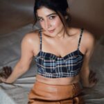 Sakshi Agarwal Instagram – Eyes full of stories, 
Heart full of memories💕
.
@murugeshmakeup_hair @evidencemaker 
.
#prettygirls #happygirl #sakshiagarwal Chennai, India