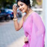 Sakshi Agarwal Instagram - Sometimes an angel Sometimes a hell raiser Always a strong woman💕 . . @makeupbyvaishalikrishnan @sri_boutique_byprema @karthipalaniappan.photography @fineshinejewels . #pinksaree #funvibes #girlnextdoor #happyugadi Chennai, India