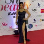 Sakshi Agarwal Instagram - About last night🔥 . Happy to have received the “Breakthrough actress of the year” from @she_india 🔥 . I thank my directors @dir_sac sir and @adhikravi for giving me #Naankadavulillai and #Bagheera✨ And my family and friends who have believed in my potential and given me unconditional love❤️ . #awardwinning #awardshow #shebeautyawards #sheawards . Thank you team @murugeshmakeup_hair @farhaa_makeupartist @sen_smily_girl @aaranyarentaljewellery Chennai, India