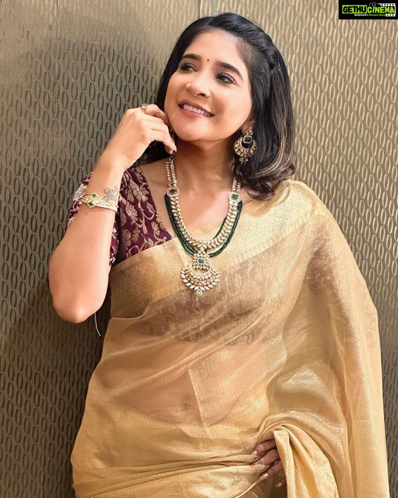 Sakshi Agarwal Instagram - Happy Onam to one and all❤️ . #onamcelebration #onamspecial #onamsaree . Outfit: @sri_boutique_byprema Draping : @priya_dharshini_makeupartist Jewellery : @fineshinejewels Chennai, India