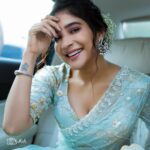 Sakshi Agarwal Instagram - Long drive polama? . #sakshiagarwal #carfun #carphotoshoot #sareelove . @murugeshmakeup_hair @sathish_photography49 @fineshinejewels @sdduniqueboutique_97 Chennai, India