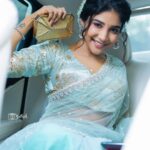 Sakshi Agarwal Instagram - Long drive polama? . #sakshiagarwal #carfun #carphotoshoot #sareelove . @murugeshmakeup_hair @sathish_photography49 @fineshinejewels @sdduniqueboutique_97 Chennai, India