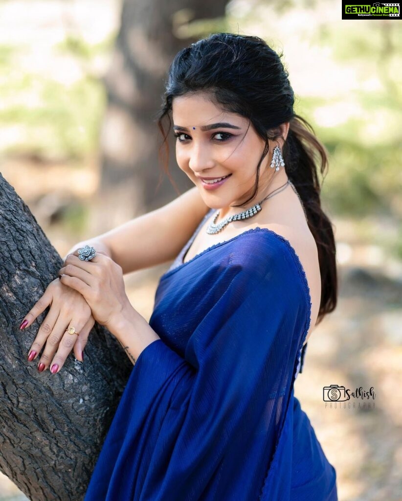 Sakshi Agarwal Instagram - Wish all the beautiful ladies a very #happywomensday and all the lovely men too who have been there to support us through thick and thin and help us achieve more and give us the confidence🔥 . @sathish_photography49 @murugeshmakeup_hair @sri_boutique_byprema @fineshinejewels . #sareelove #womensupportingwomen #womensday #letscelebrate Chennai, India
