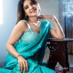 Sakshi Agarwal Instagram - Make your dreams happen✨✨ . @sathish_photography49 @fineshinejewels @makeupbyvaishalikrishnan @sri_boutique_byprema . #sareelove #sareestyle #sakshiagarwal #prettygirls #bluesaree Chennai, India