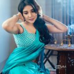 Sakshi Agarwal Instagram - Make your dreams happen✨✨ . @sathish_photography49 @fineshinejewels @makeupbyvaishalikrishnan @sri_boutique_byprema . #sareelove #sareestyle #sakshiagarwal #prettygirls #bluesaree Chennai, India