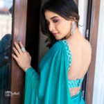 Sakshi Agarwal Instagram - Make your dreams happen✨✨ . @sathish_photography49 @fineshinejewels @makeupbyvaishalikrishnan @sri_boutique_byprema . #sareelove #sareestyle #sakshiagarwal #prettygirls #bluesaree Chennai, India