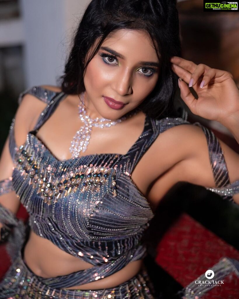 Sakshi Agarwal Instagram - We are all sculptors and painters, and our material is our own flesh and blood and bone. . #sakshiagarwal #danceperformance #sensous #kollywood . @crackjackphotography @fineshinejewels Chennai, India