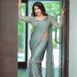 Sakshi Agarwal Instagram - Hot mess or spicy disaster😜 . @murugeshmakeup_hair @dhanush__photography @stitchhousesalem . #saree #sexyback #sareelove #kollywood #sakshiagarwal #sensous Chennai, India