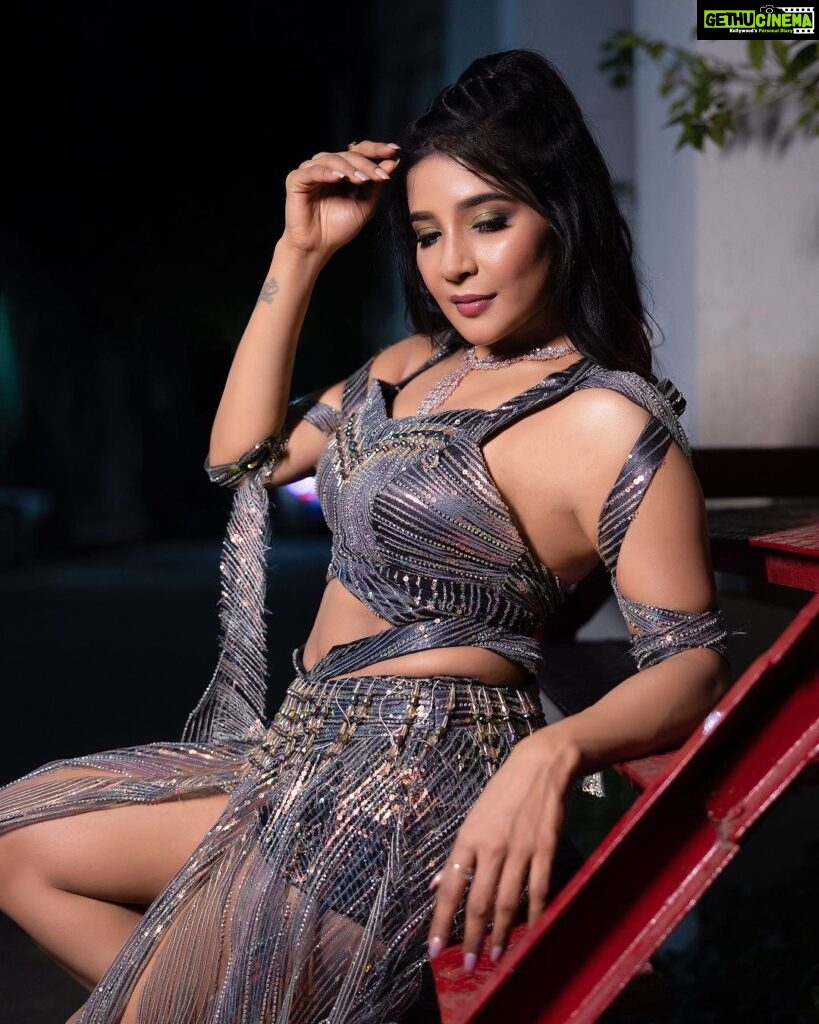 Sakshi Agarwal Instagram - A sea of whiskey couldn't intoxicate me as much as drop of you. . @crackjackphotography . #SakshiAgarwal #Actress #Sparkel #Sensual #Glamdoll #BigFM #picoftheday #Beingsensual #trending #sensuality #sensualert . @parasriazahmed1 Chennai, India