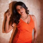 Sakshi Agarwal Instagram - Whiskey in a tea cup? . #lifestyle #photoshoot #ootd #instadaily #sakshiagarwal #beautyshoot #instafashion #fashionstyle . @murugeshmakeup_hair @sathyaphotography3 Chennai, India