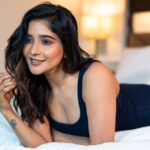 Sakshi Agarwal Instagram - Adjust my hair, adjust my clothes, so I can get that fire post. . Pic : @ngrnandha Mua: @makeupbyvaishalikrishnan Hairstyle: @avmakeuplab Location : @ramadaplazachennai Styling: My own❤️ . #Curves #GoodHairday #photooftheday #Ootd #sakshiagarwal RAMADA Plaza-Guindy