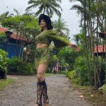 Sakshi Agarwal Instagram - Find me🍀🍀 . #camouflage #goadiaries #goatourism #greenery #greencoordset #instalifestyle #texasstyle #sakshiagarwal #kollywood #goafun #greenery #vibes #holidaystyle #destinationholiday Taj Holiday Village Resort & Spa Goa