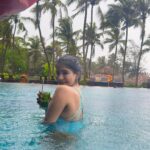 Sakshi Agarwal Instagram - Whats better than rain, pool, ocean and a sip of 🍸 No amount of rain can stop me from getting into the pool💕 . #goabeach #goadiaries #pooltime #rain Taj Holiday Village Resort & Spa Goa