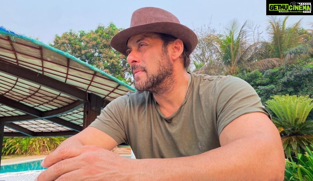 Salman Khan Instagram - Wishing ev1 a very Happy Holi …