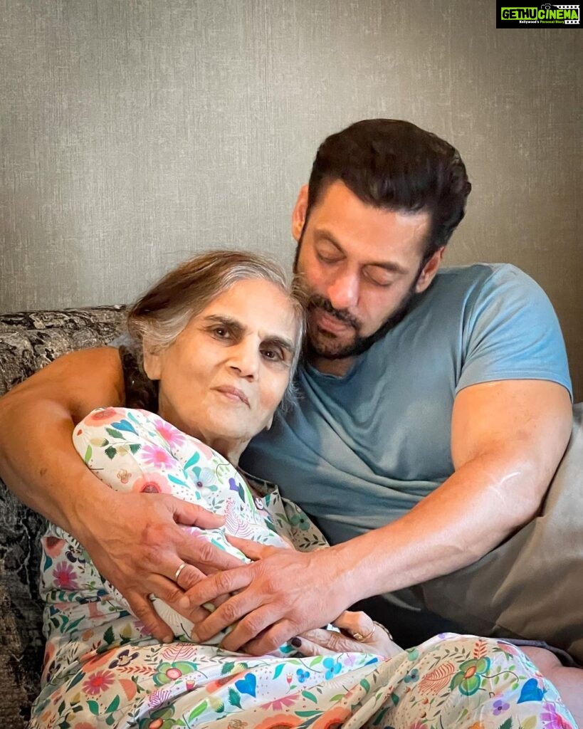 Salman Khan Instagram - Mummyyyyyyyyyyy #HappyMothersDay