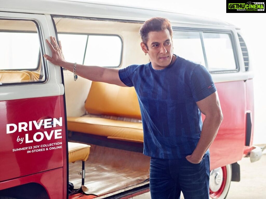 Salman Khan Instagram - Let love drive you to new adventures, and let our Summer Collection be your stylish companion! ❤️🌴🌞 A perfect guide for the wanderlust in you! ✨👕🌅 To stay comfortable and stylish on your next adventure, head to your nearest Being Human Clothing Store or shop at beinghumanclothing.com 🥰