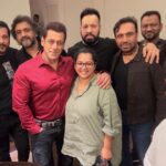 Salman Khan Instagram - God’s been kind … #dubai @jordy_patel @aadu_adil @saajan_singh23 @beingshera @tankakitt Vikram Tanwar, Imran, Bilal