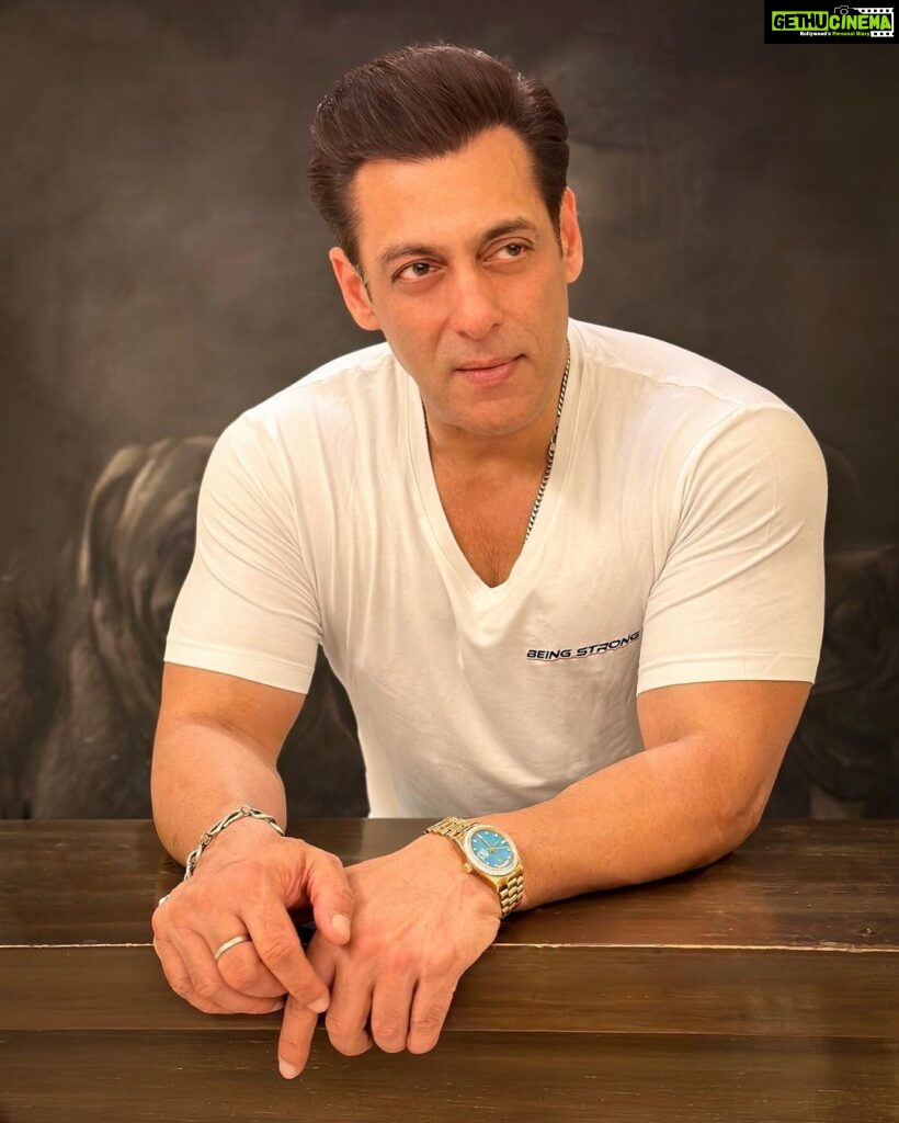 Salman Khan Instagram - @beingstrongglobal #KBKJ