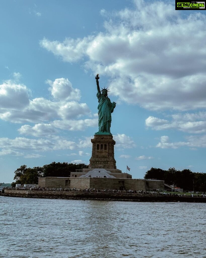 Samantha Instagram - Something in the New York air🤍