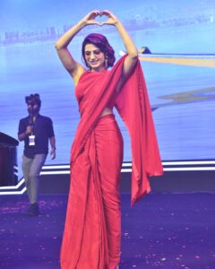 Samantha Instagram - Thankyou for a magical night♥️ See you in theatres on September 1st #Kushi