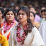 Samantha Instagram - A while ago, sitting still—without thoughts flooding, without twitching, itching, twisting and turning—seemed almost impossible. But today, a meditative state is my most powerful source of strength. Of calm. Of connection. And of clarity.. Who would have thought that something so simple could be so powerful🤍 @sadhguru @isha.foundation Isha Foundation, Coimbatore