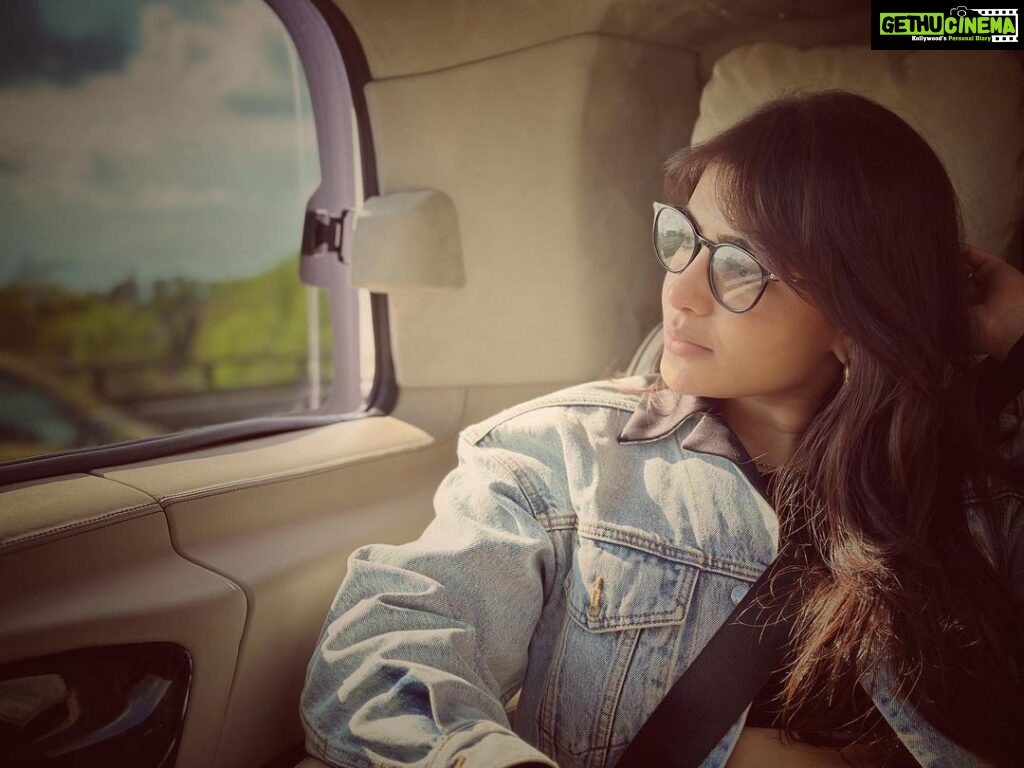 Samantha Instagram - Karmanye vadhika raste Ma phaleshu kadachana Ma karma phala he tur bhuh Ma te sangotsva karmani