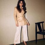Samantha Instagram - 🤓🤍 #ShaakuntalamonApril14 Outfit: @kunalrawalofficial Jewellery: @mahesh_notandass Shoes: @louboutinworld Glasses: @spectaopticals @massadaeyewear Hair: @rohit_bhatkar Makeup: @avnirambhia Styling: @openhousestudio.in @pallavi_85 @selvithangaraj Assisted by: @kaali.ma @poojakaran Photo: @leroifoto