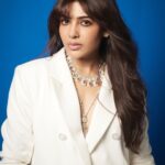 Samantha Instagram - Mumbai🤍 #shaakuntalamonapril14 #shaakuntalamin3d Outfit- @vandafashionagency @laithmaalouf_official Jewellery - @karishma.joolry @dipublicrelations Styled by - @pallavi_85 @openhousestudio.in @selvithangaraj Style team - @poojakaranam @kaalii.ma @shruthimanjari Shot by - @trishasarang Make up - @avnirambhia Hair - @rohit_bhatkar
