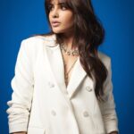 Samantha Instagram - Mumbai🤍 #shaakuntalamonapril14 #shaakuntalamin3d Outfit- @vandafashionagency @laithmaalouf_official Jewellery - @karishma.joolry @dipublicrelations Styled by - @pallavi_85 @openhousestudio.in @selvithangaraj Style team - @poojakaranam @kaalii.ma @shruthimanjari Shot by - @trishasarang Make up - @avnirambhia Hair - @rohit_bhatkar