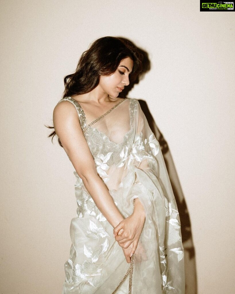 Samantha Instagram - 🤍 #shaakuntalamonapril14 Saree - @aikeyah Jewellery - @abhilasha_pret_jewelry Styled by - @pallavi_85 @openhousestudio.in @selvithangaraj Style team - @poojakaranam @kaalii.ma Shot by - @nandivardhanreddy_ Make up - @avnirambhia Hair - @rohit_bhatkar
