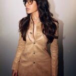 Samantha Instagram - 🤓🤍 #ShaakuntalamonApril14 Outfit: @kunalrawalofficial Jewellery: @mahesh_notandass Shoes: @louboutinworld Glasses: @spectaopticals @massadaeyewear Hair: @rohit_bhatkar Makeup: @avnirambhia Styling: @openhousestudio.in @pallavi_85 @selvithangaraj Assisted by: @kaali.ma @poojakaran Photo: @leroifoto